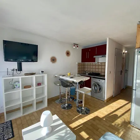 Le Lagon Bleu En Rez-de-jardin Apartment *