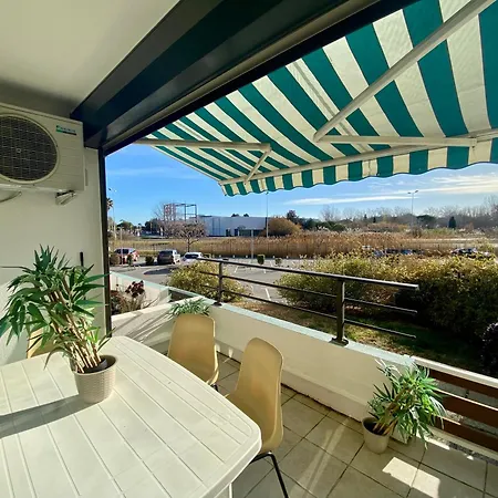 Apartment Le Lagon Bleu En Rez-de-jardin Le Grau-du-Roi